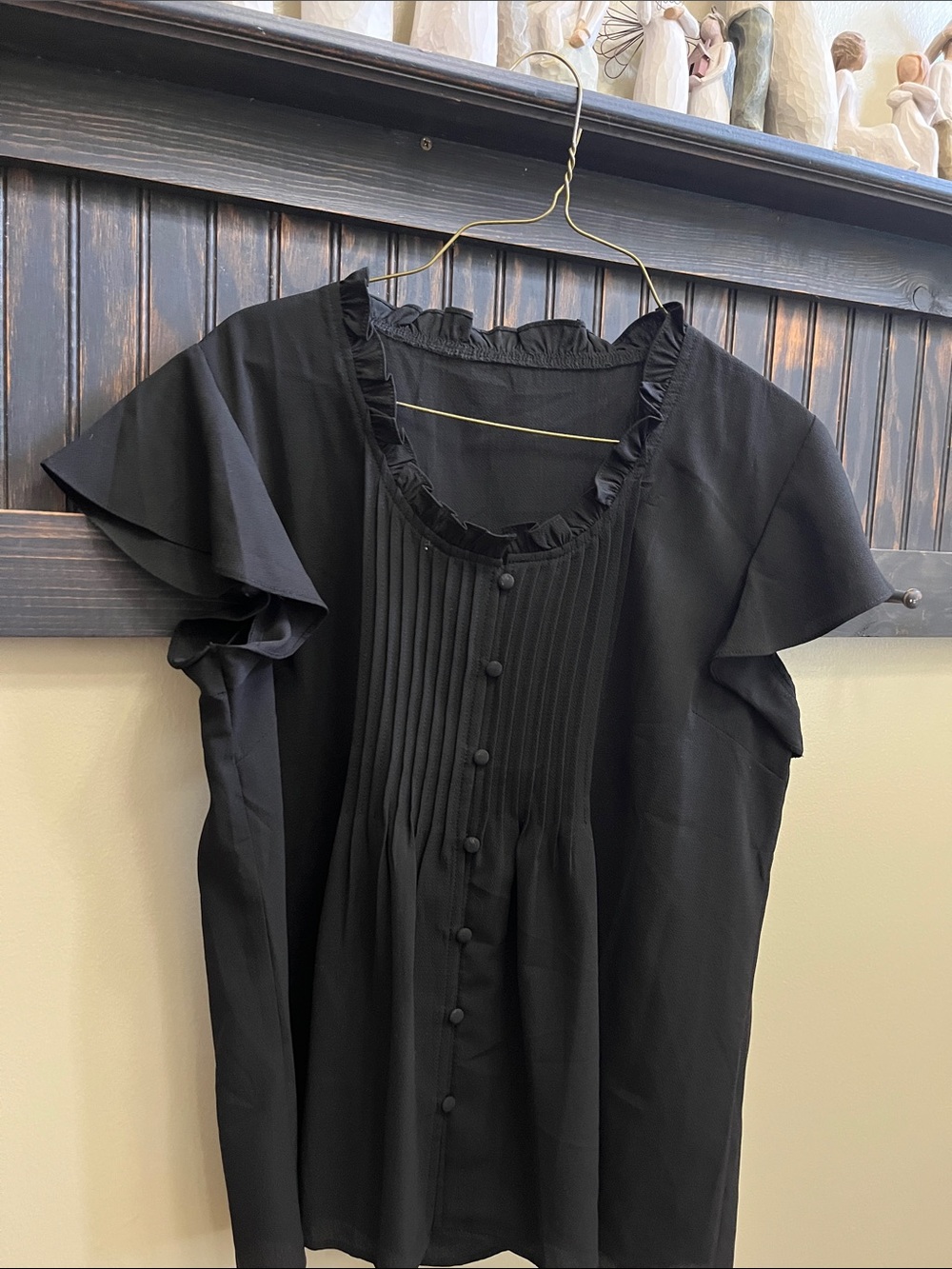 Source Unknown Black Ruffled Pleat-Front Blouse